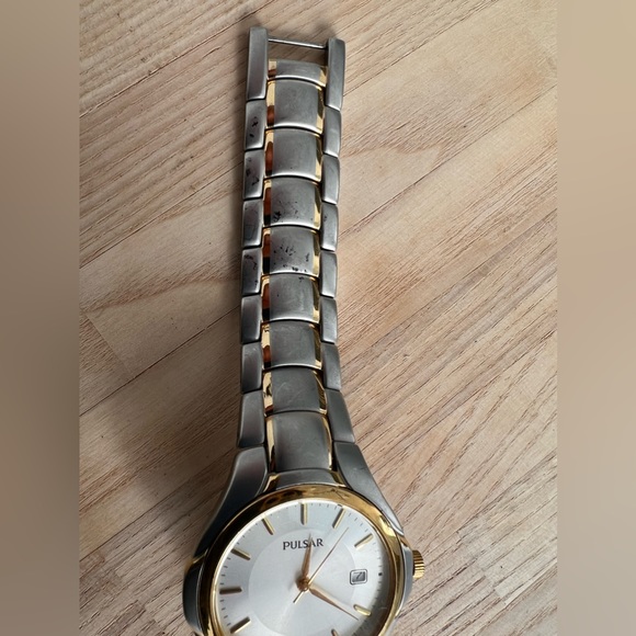 Pulsar Watch Men's Stainless Matte Silver Gold Tone with Date Window Quartz - Picture 5 of 10